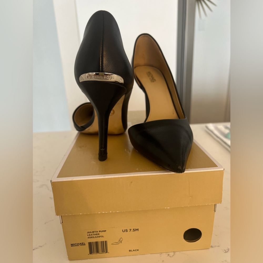 Michael Kors Julieta Black Leather Pumps